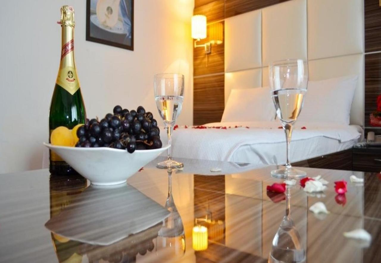 Red House Vip Apartmant Suites Истанбул Екстериор снимка