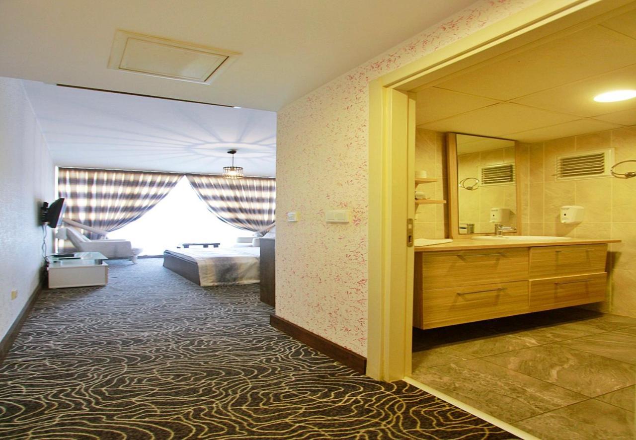 Red House Vip Apartmant Suites Истанбул Екстериор снимка