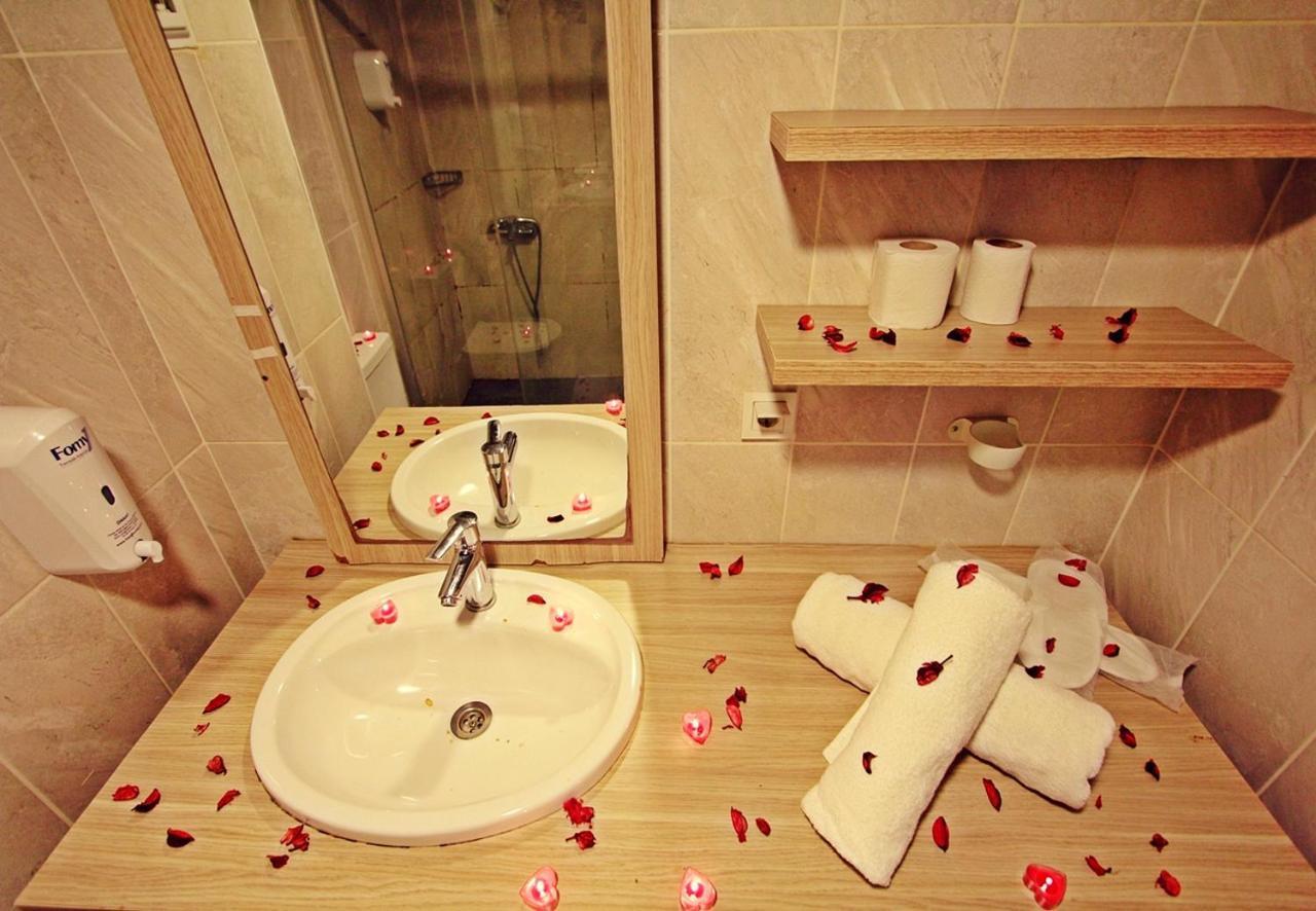 Red House Vip Apartmant Suites Истанбул Екстериор снимка